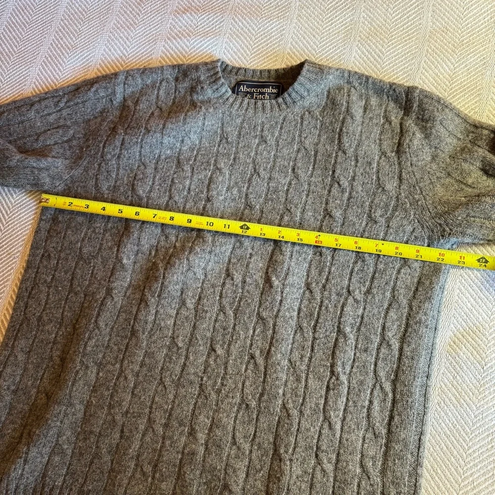 Men's Vintage Abercrombie‎ & Fitch Wool Cableknit Sweater, Gray, Size S (L)